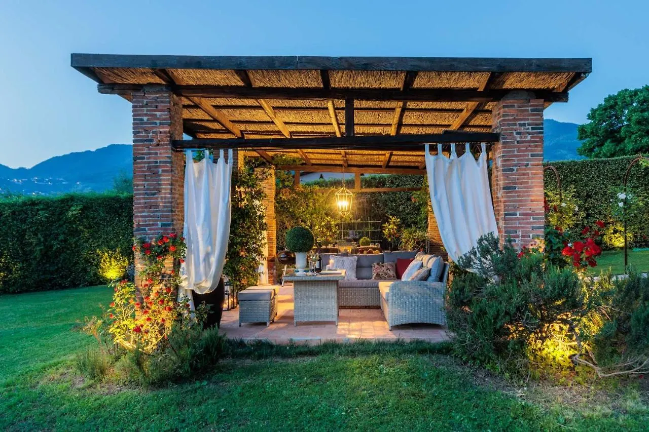 Pennecchio Villa Lucca 0*,  Italy