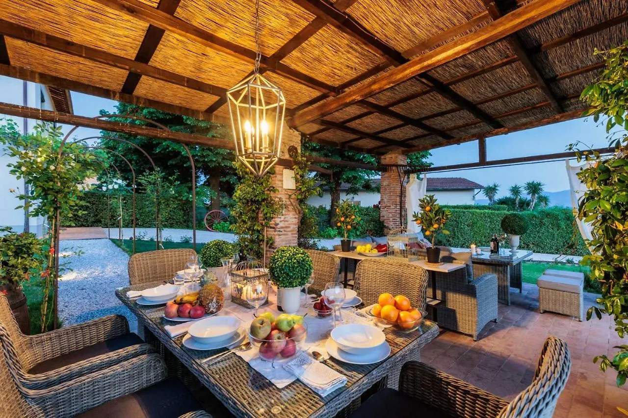 Pennecchio Villa Lucca 0*,  Italy