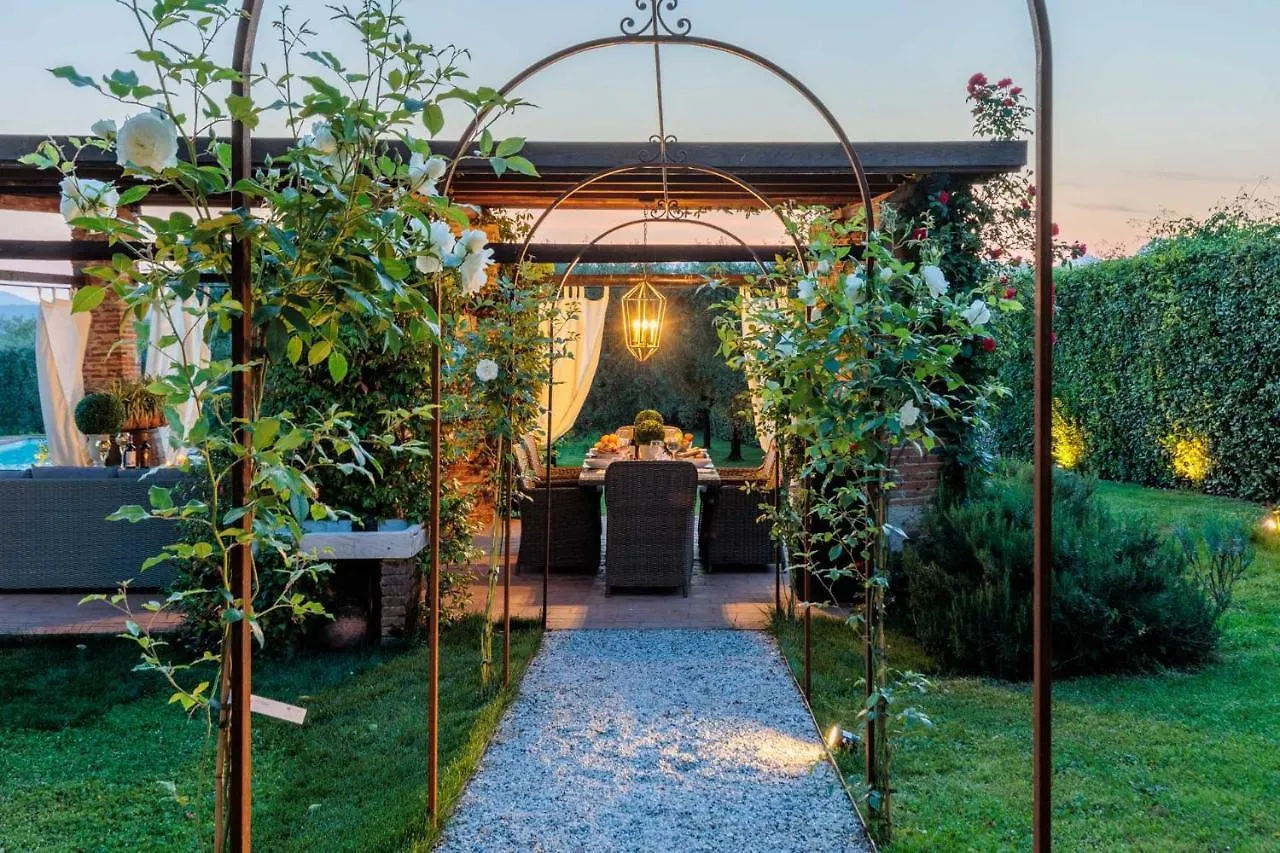 Pennecchio Villa Lucca 0*,